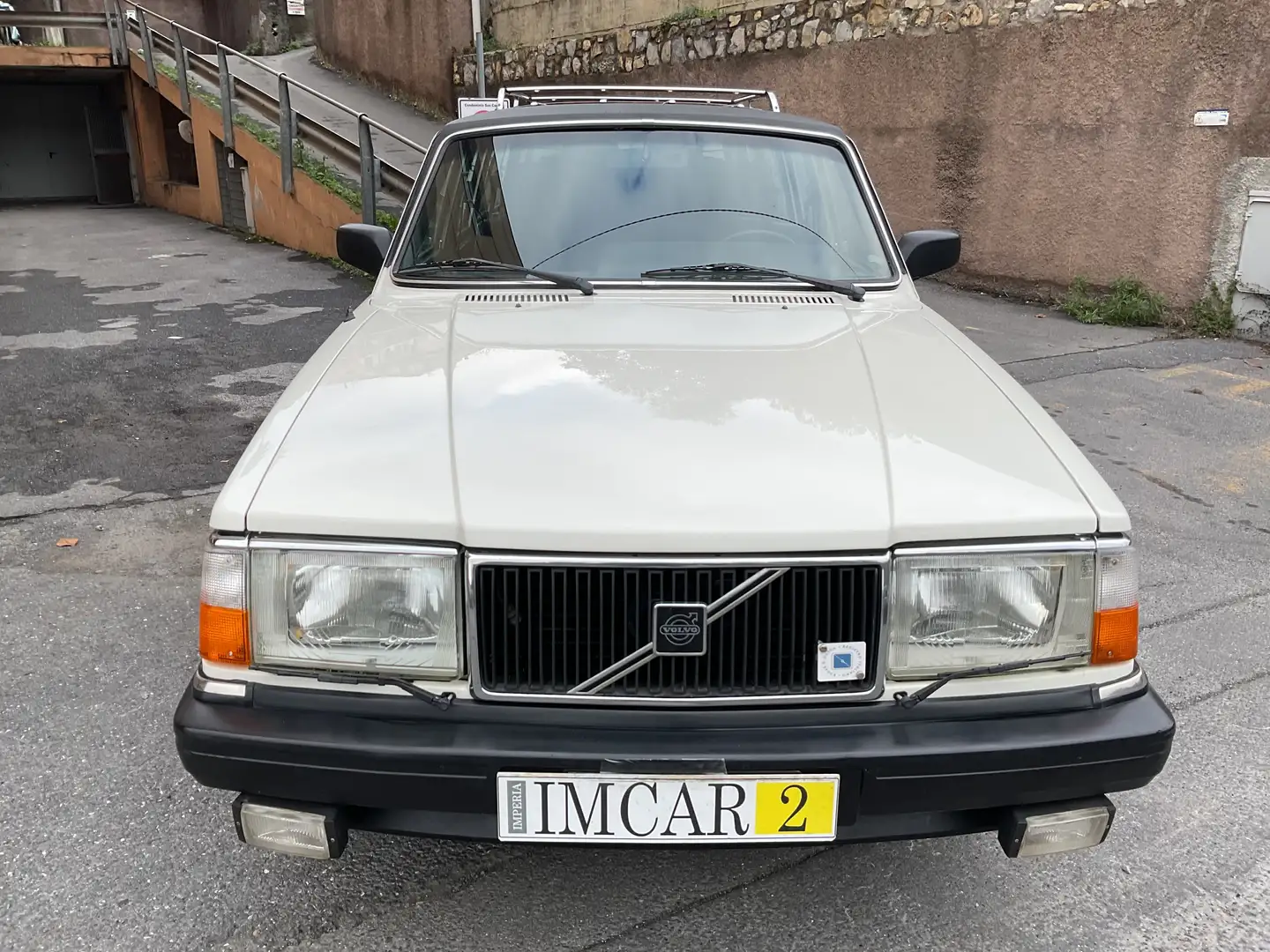 Volvo 240 GLE INJECTION Weiß - 2