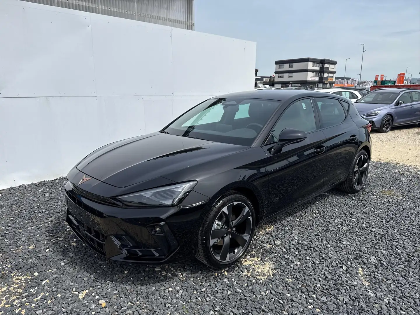 CUPRA Leon 1.5 eTSI DSG ACC SHZ KEYLESS 1.5 eTSI DSG 110kW... Schwarz - 1