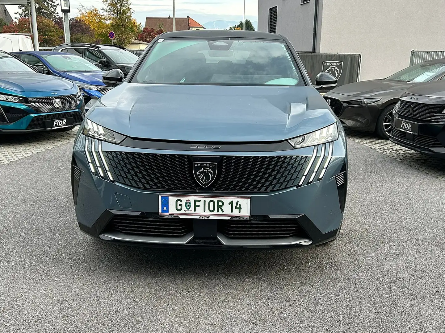 Peugeot 3008 Elektro 210 73kWh GT Blau - 2