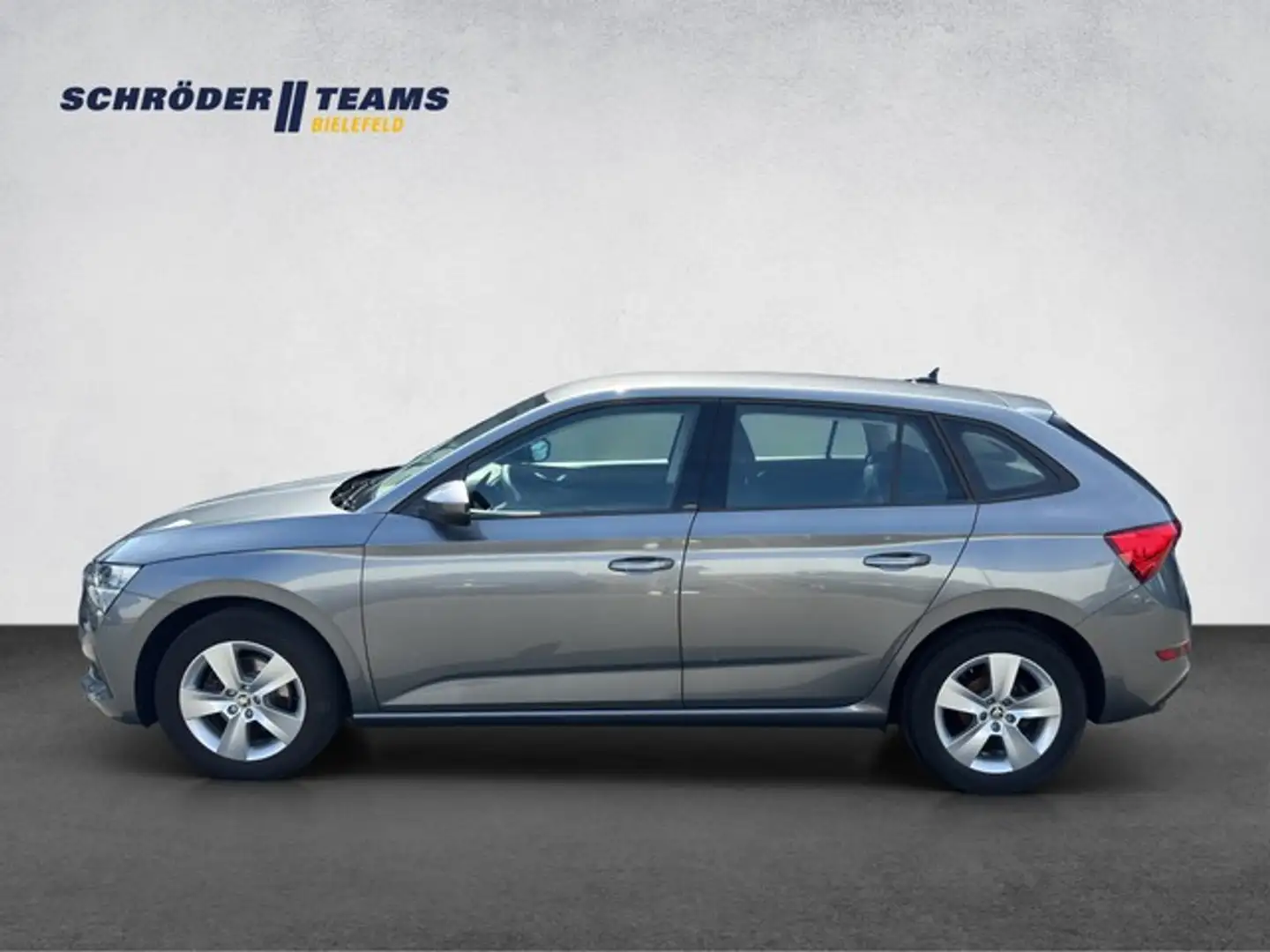 Skoda Scala 1.0 TSI DSG Cool Plus LED/SHZ/PDC Grijs - 2