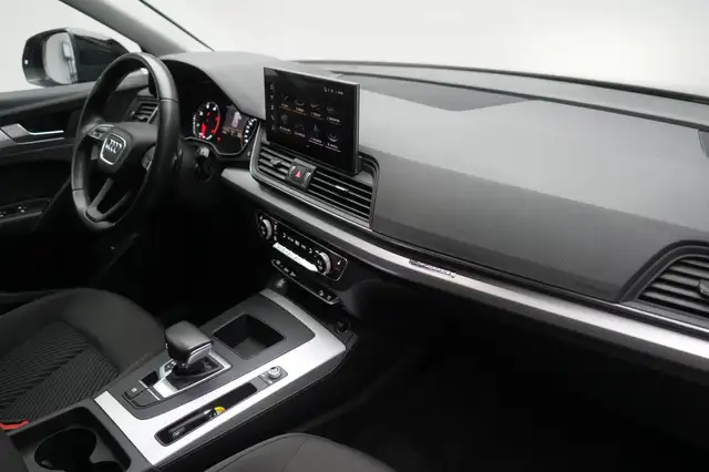 Audi Q5 view 7