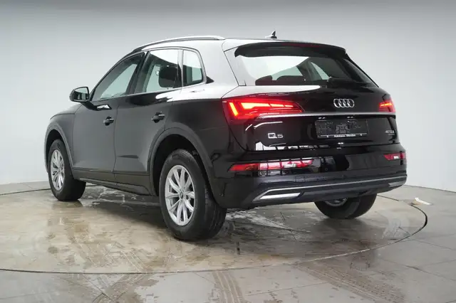 Audi Q5 view 5