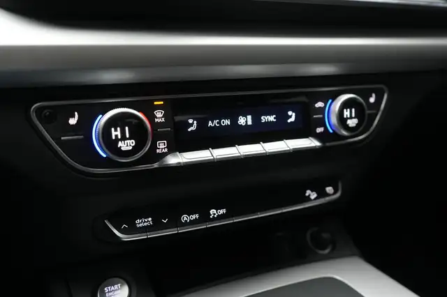 Audi Q5 view 16