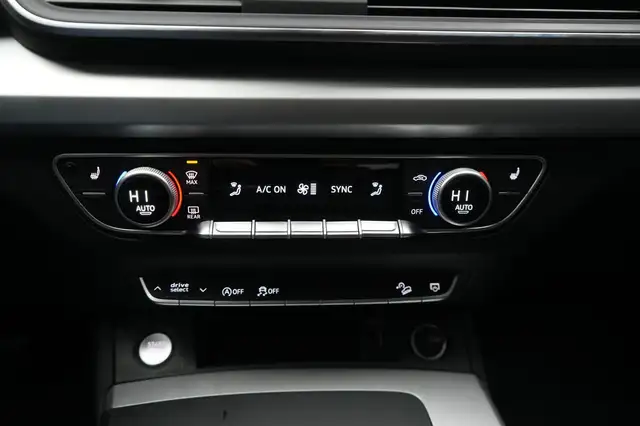 Audi Q5 view 15