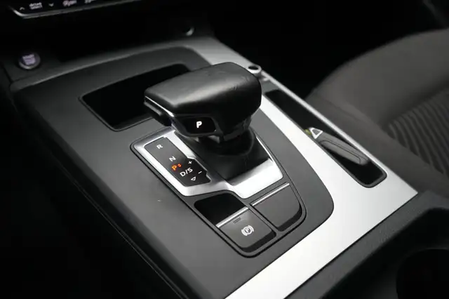 Audi Q5 view 17