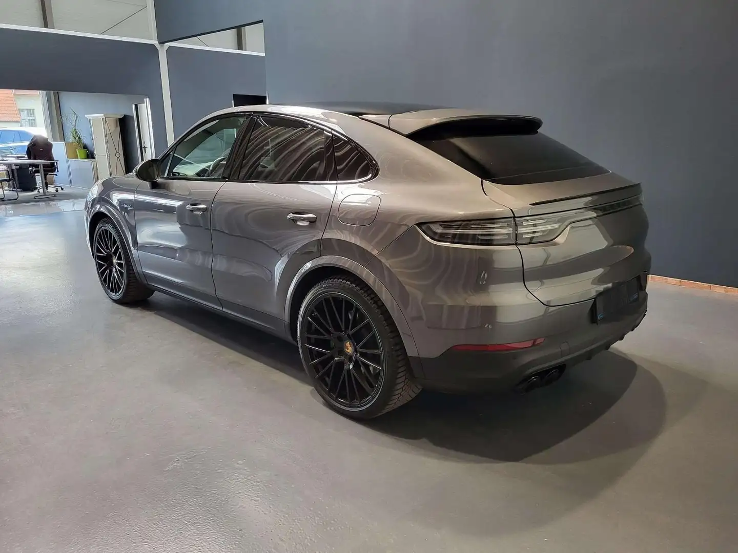 Porsche Cayenne Coupe 3.0 E HYBRID-TETTO-BOSE-PELLE-CERCHIO 22' Grigio - 2
