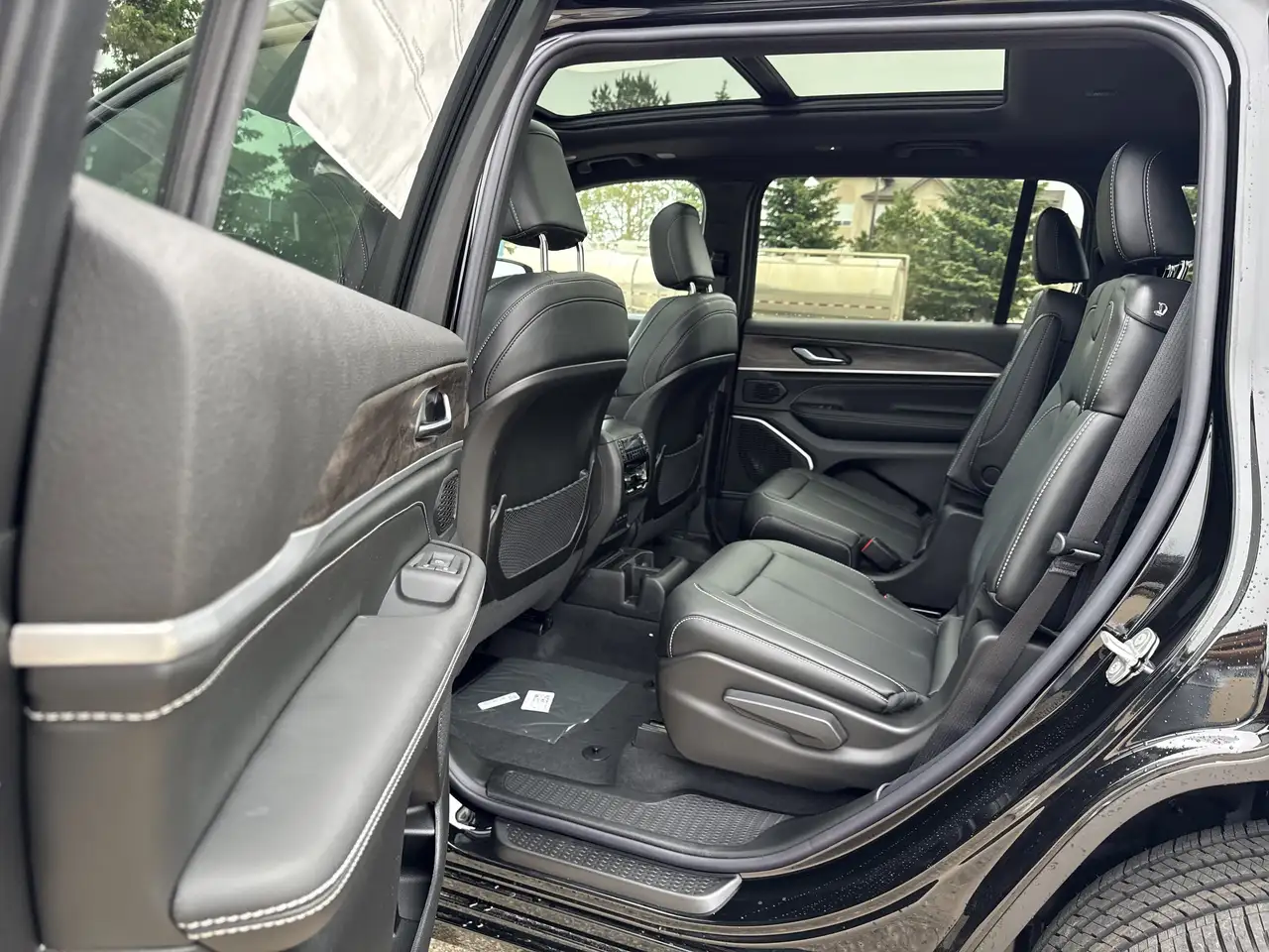 Jeep Grand Cherokee photo Jeep Grand Cherokee