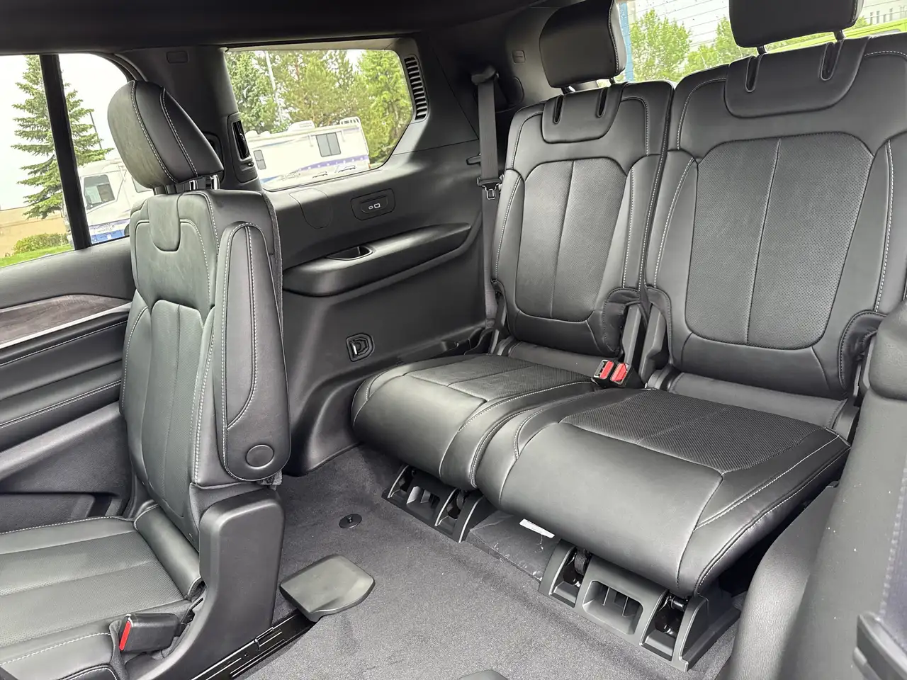 Jeep Grand Cherokee photo Jeep Grand Cherokee
