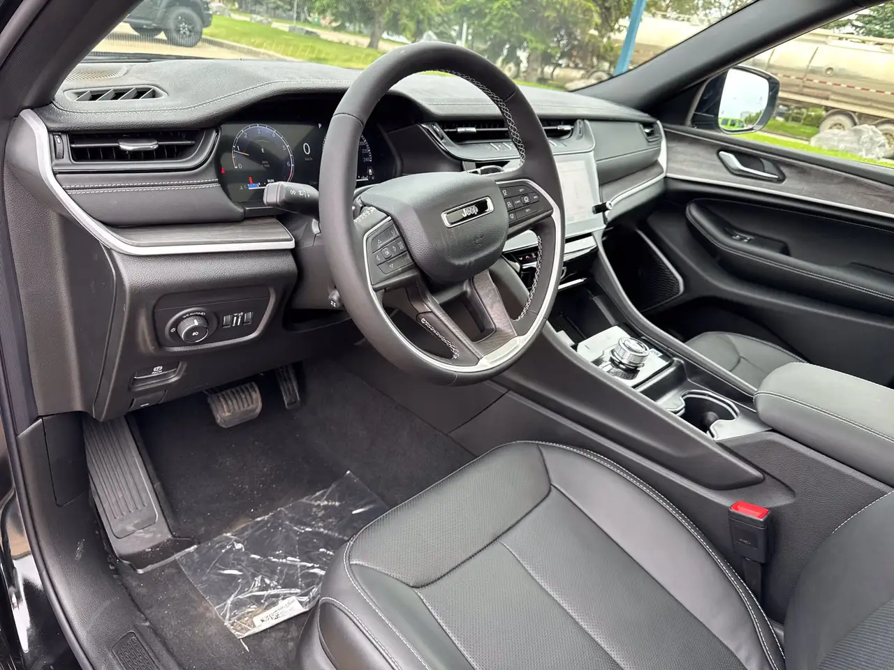 Jeep Grand Cherokee photo Jeep Grand Cherokee
