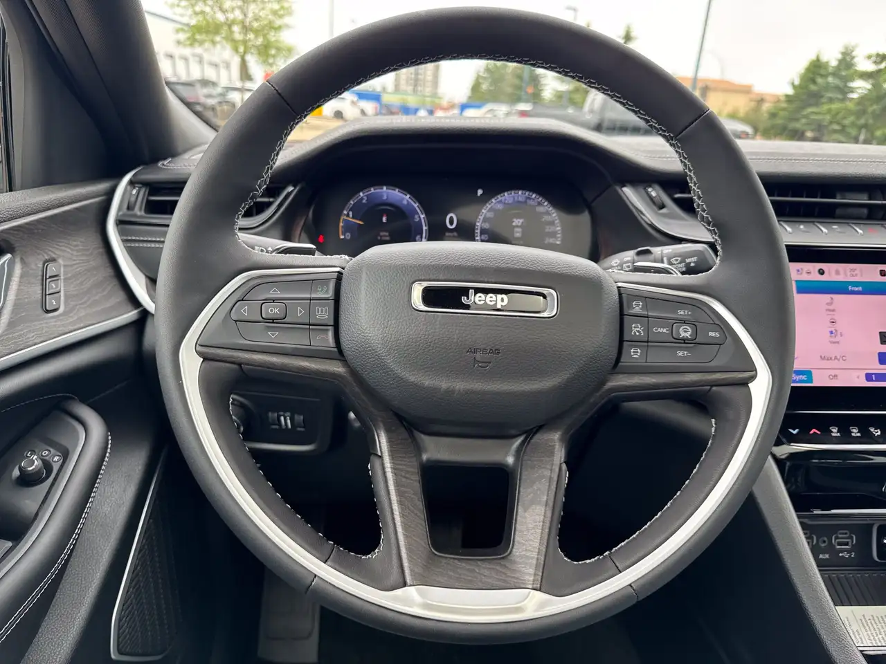 Jeep Grand Cherokee photo Jeep Grand Cherokee