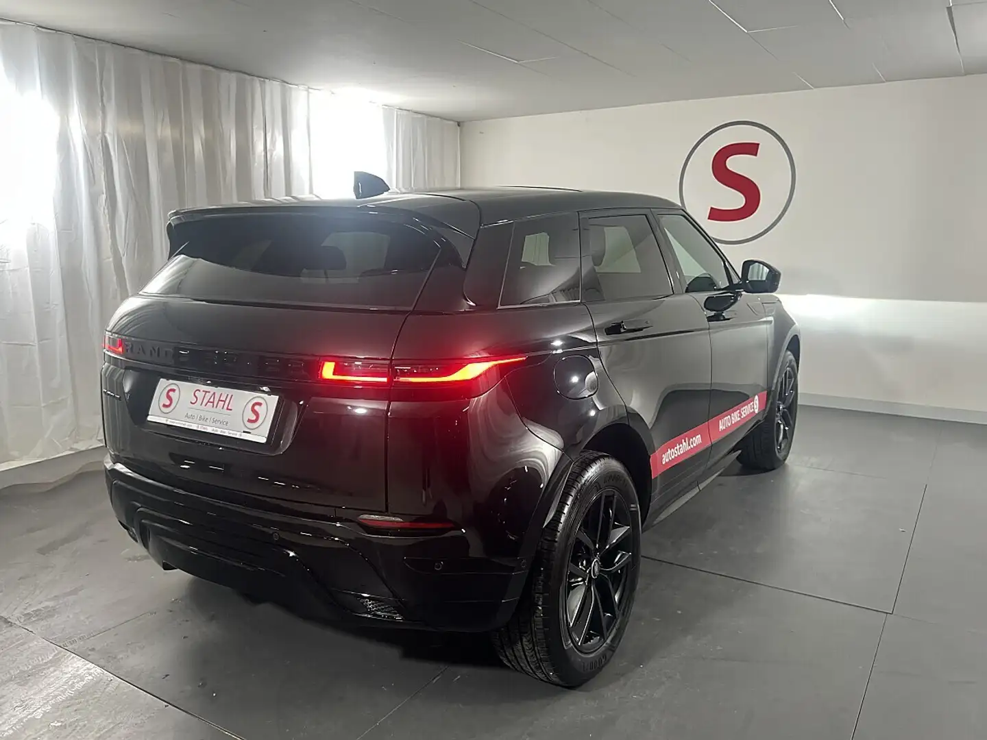 Land Rover Range Rover Evoque P270e PHEV Dynamic SE AWD Aut. Schwarz - 2
