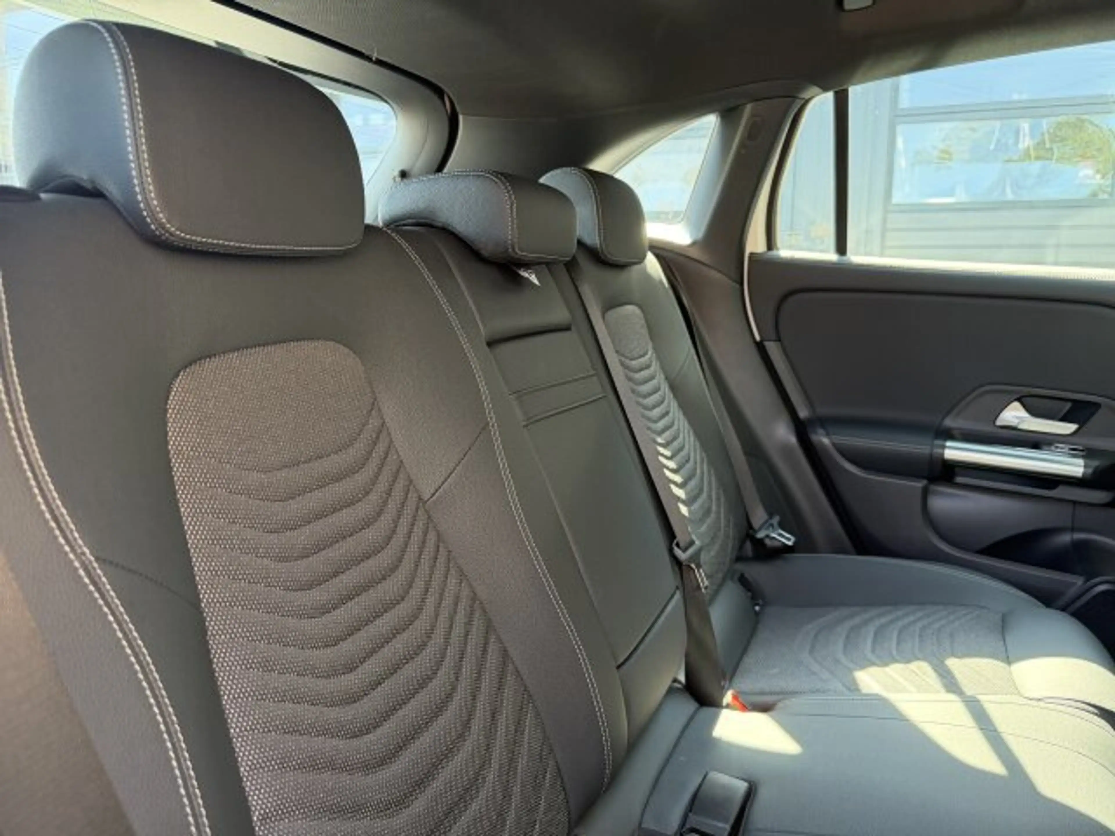 Mercedes-Benz EQA 300 EQA 300 4M Progressive Adv. LED Distronic Kamera — photo 20