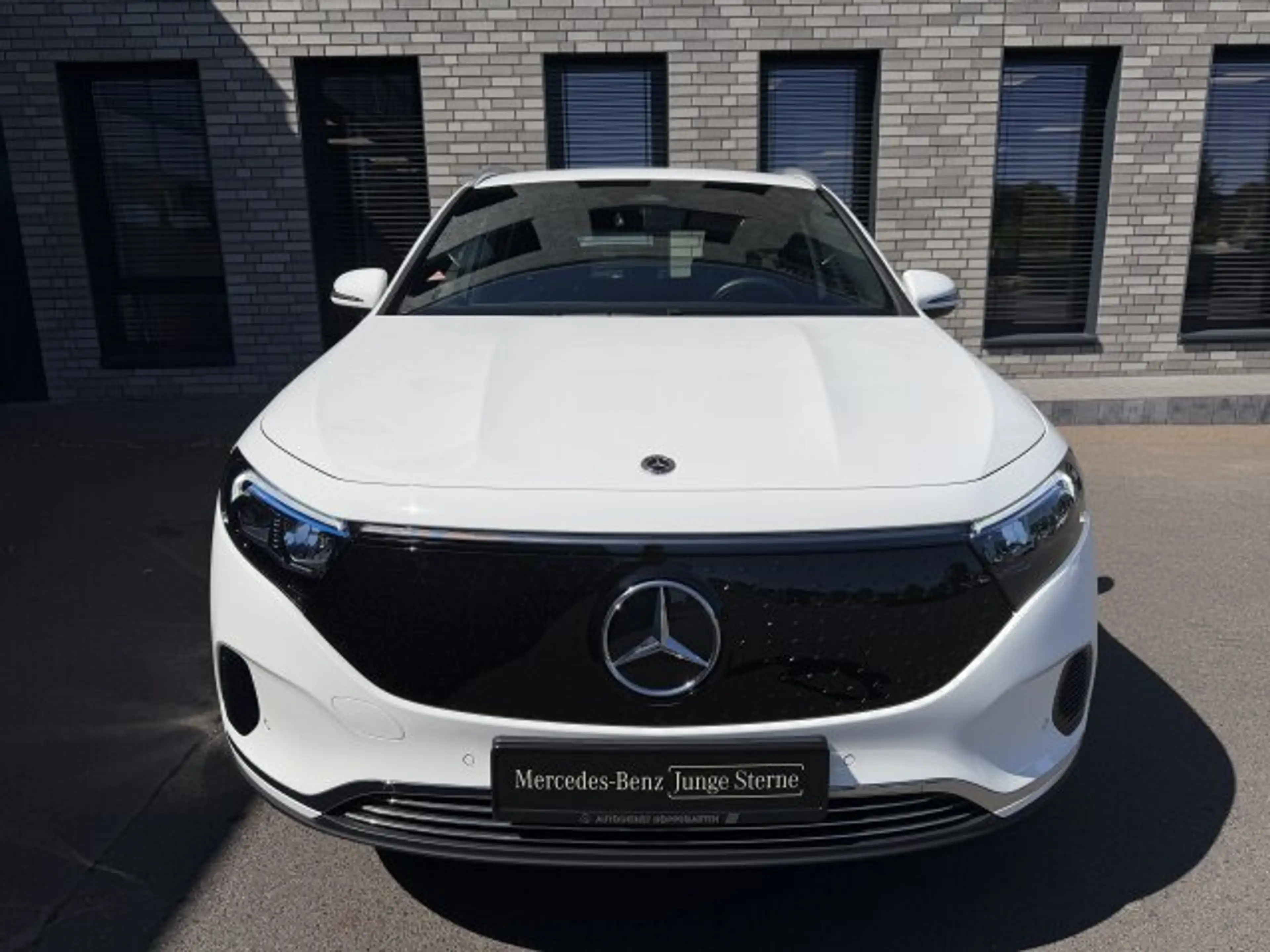 Mercedes-Benz EQA 300 EQA 300 4M Progressive Adv. LED Distronic Kamera — photo 3