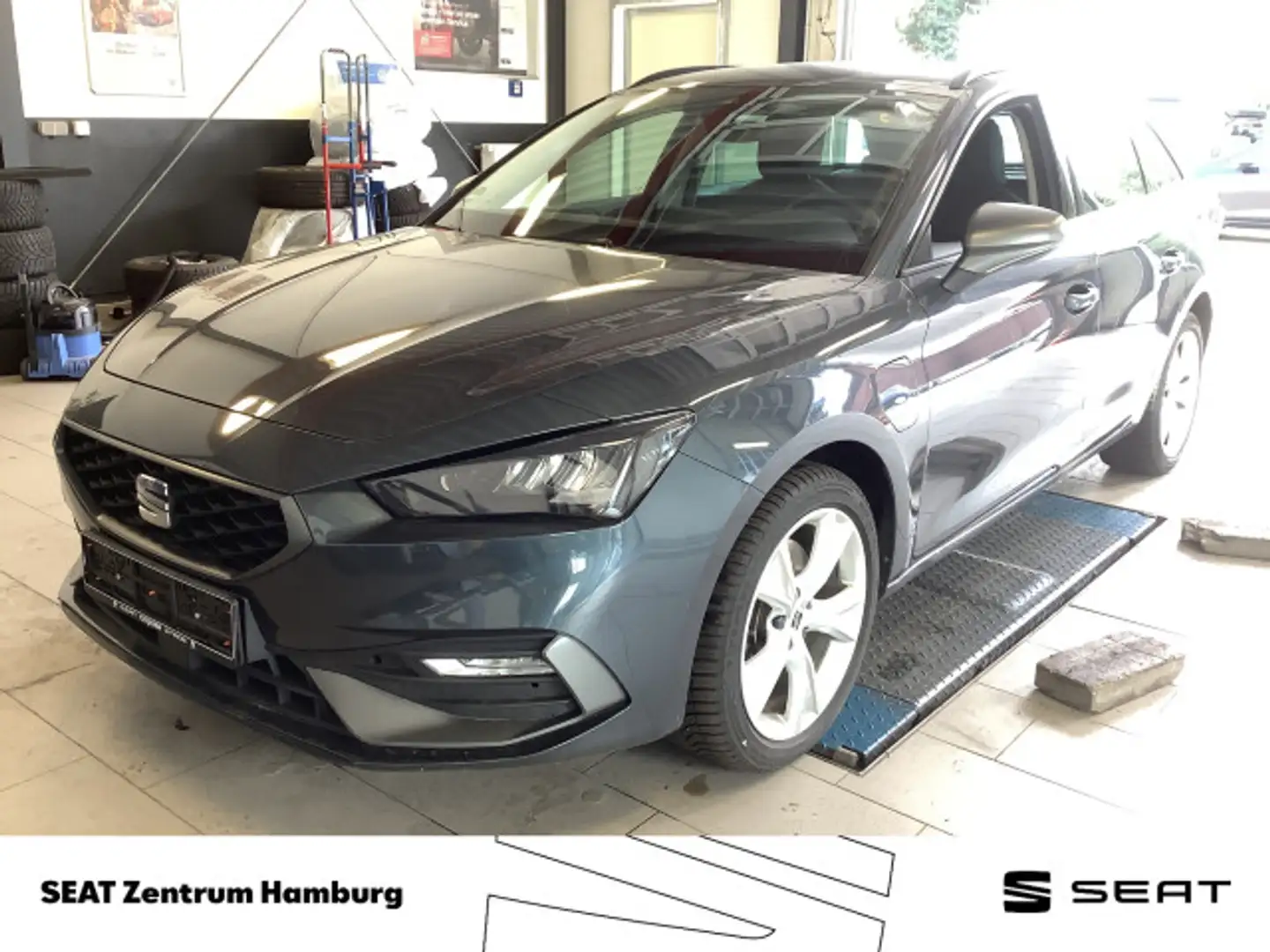 SEAT Leon Sportstourer 1.4 e-HYBRID FR DSG Navi ACC Grau - 1