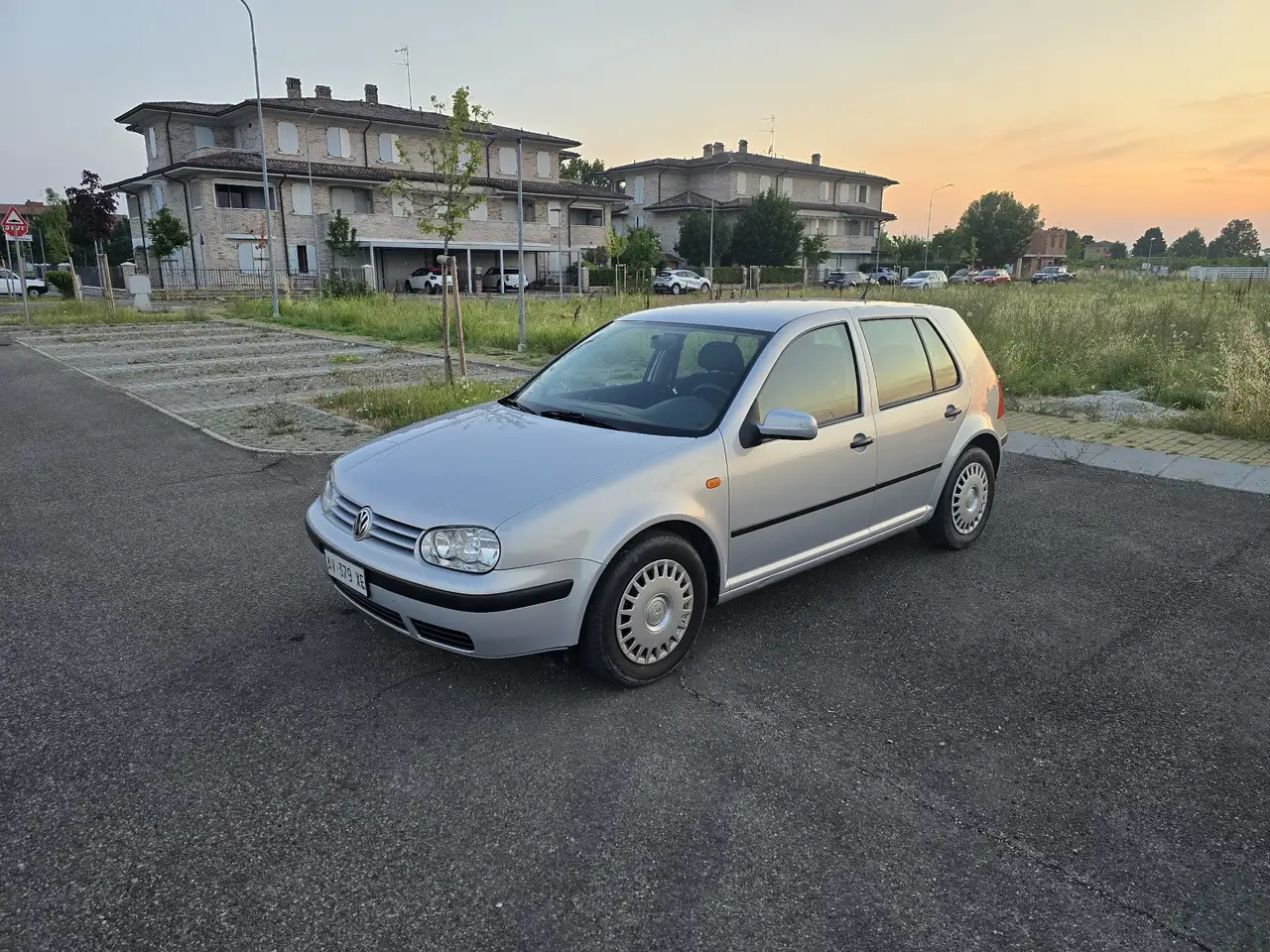 Volkswagen Golf 5p 1.4 16v, foto 2