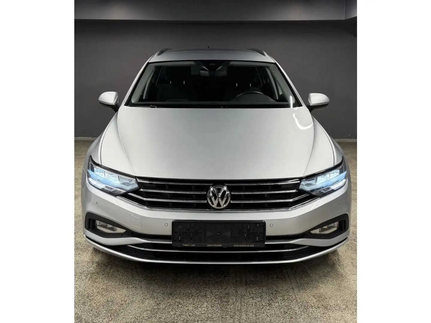 Volkswagen Passat Business Silber - 2