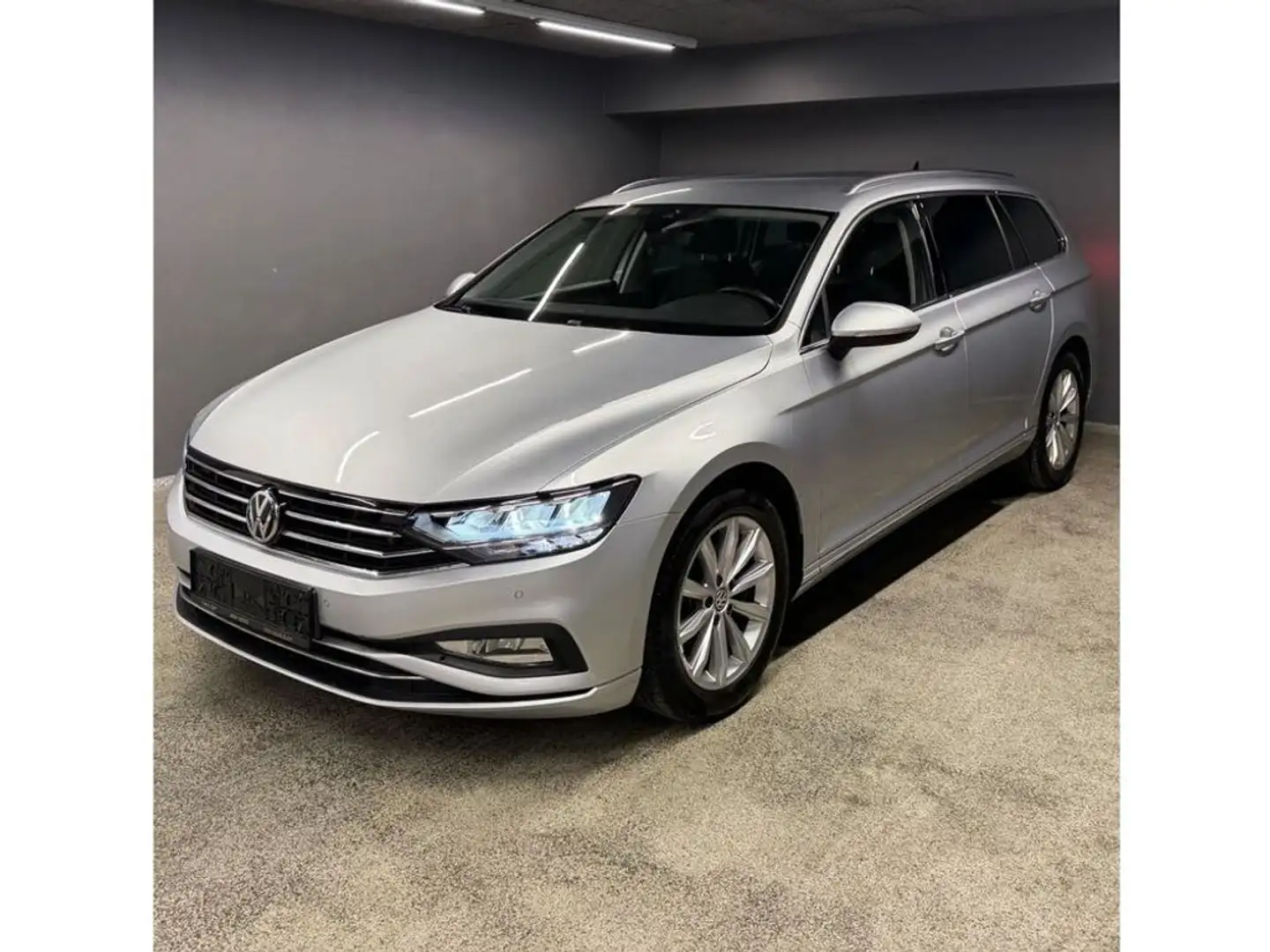 Volkswagen Passat Business Silber - 1