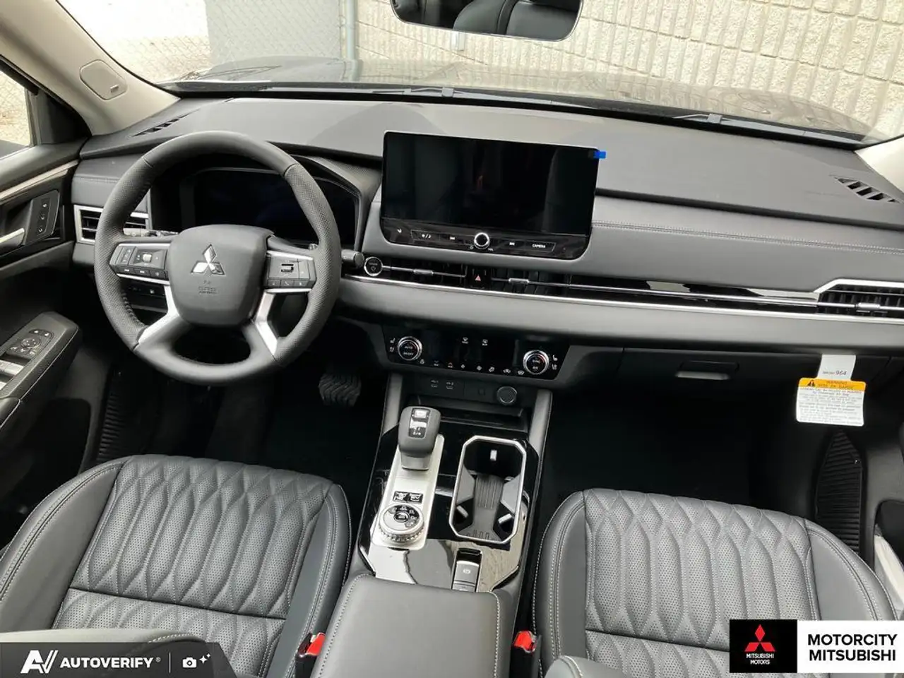 Mitsubishi Outlander снимка Mitsubishi Outlander
