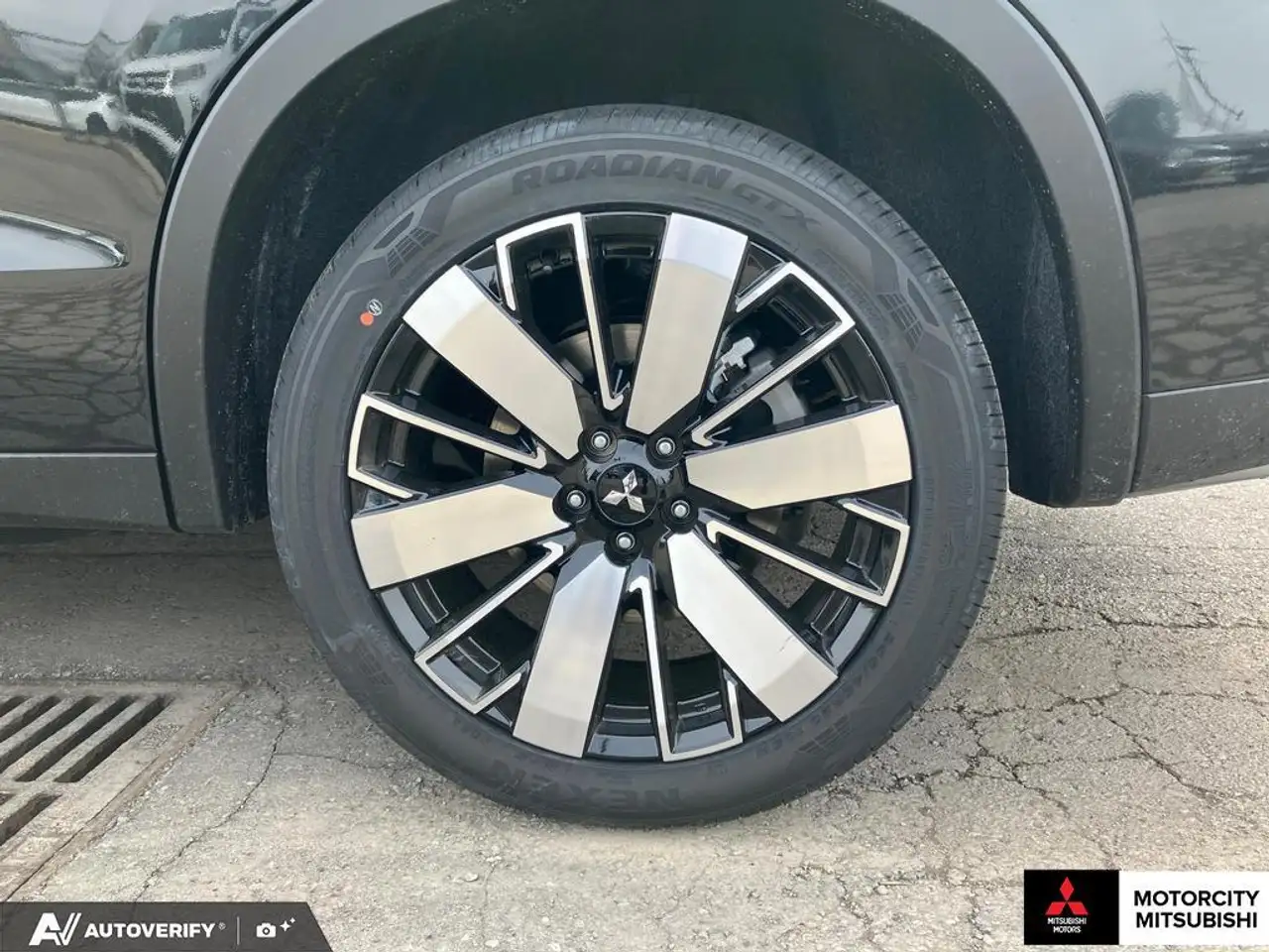Mitsubishi Outlander снимка Mitsubishi Outlander