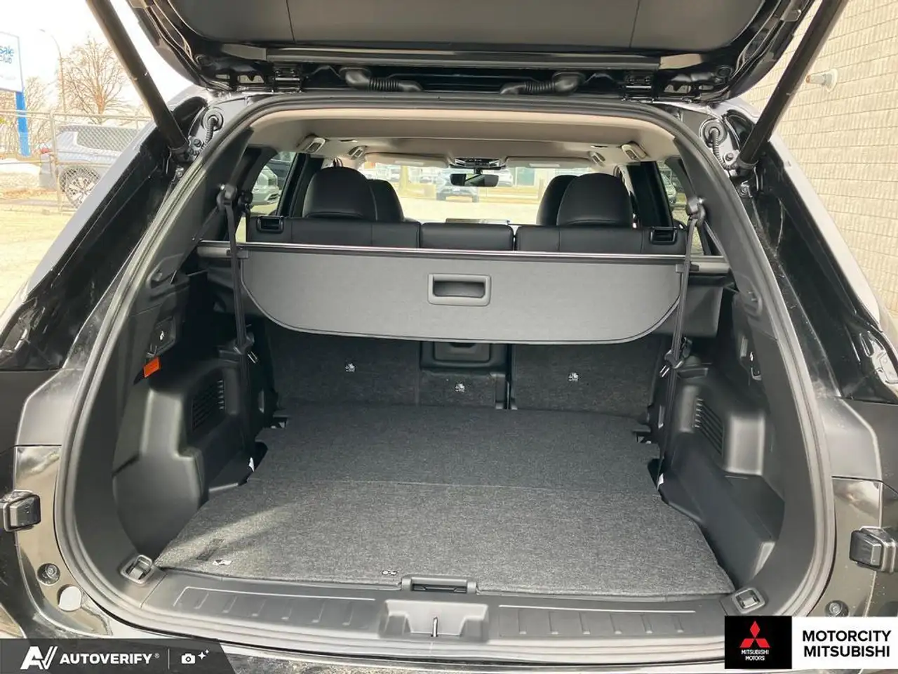 Mitsubishi Outlander снимка Mitsubishi Outlander