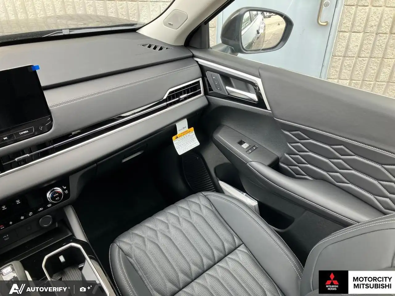 Mitsubishi Outlander снимка Mitsubishi Outlander
