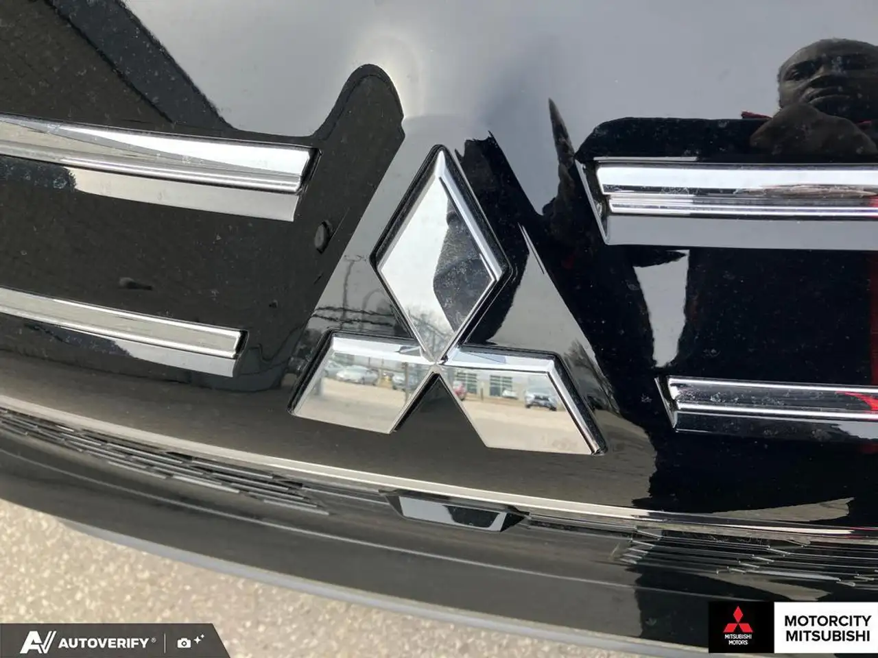 Mitsubishi Outlander снимка Mitsubishi Outlander