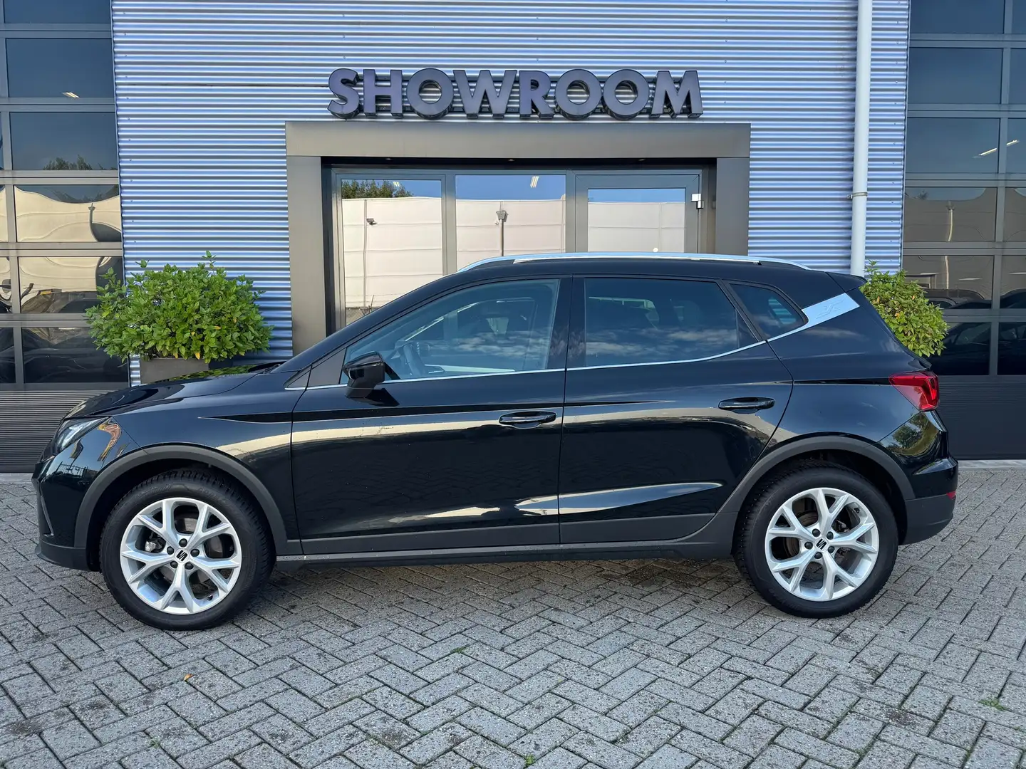 SEAT Arona 1.0 EcoTSI FR Business Connect 116PK|Virt Cockpit| Schwarz - 2