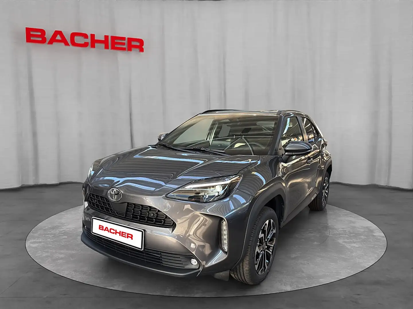 Toyota Yaris Cross 1,5 VVT-i Hybrid Active Drive Aut. Grau - 1