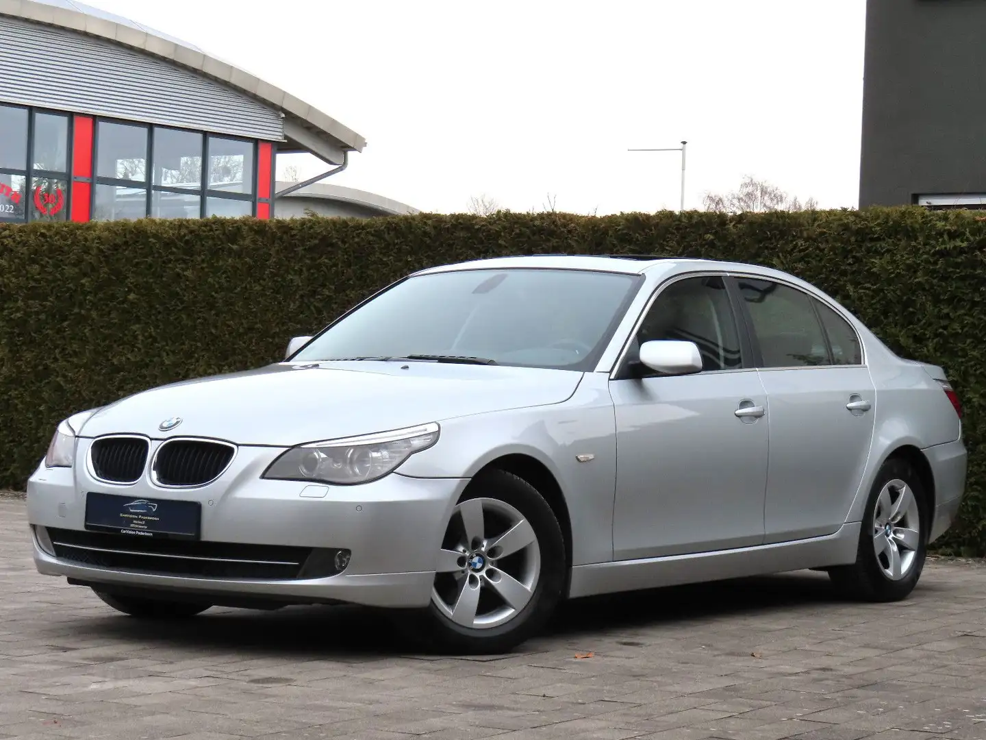 BMW 520 i *Aut. / Navi / Schiebedach* Silber - 1