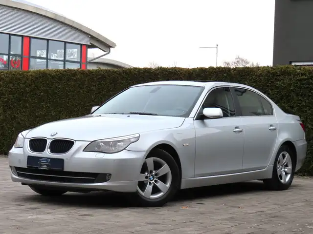 BMW 520 i *Aut. / Navi / Schiebedach*