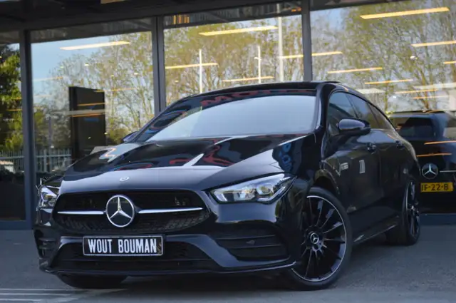 Mercedes-Benz CLA 250 Shooting Brake e AMG Led Panorama Widescreen Sfeer