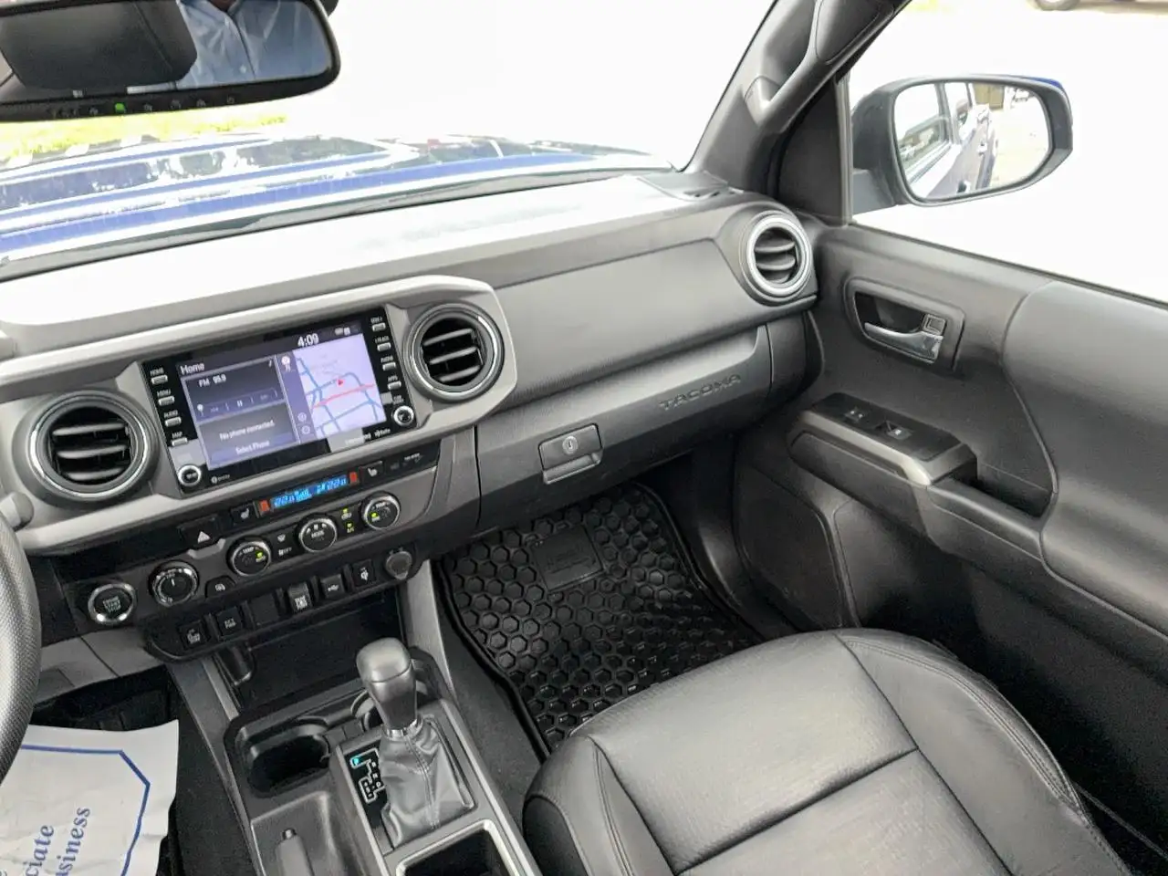 Toyota Tacoma снимка Toyota Tacoma