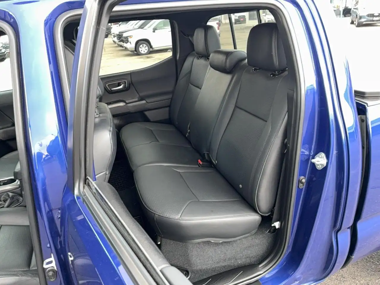 Toyota Tacoma снимка Toyota Tacoma