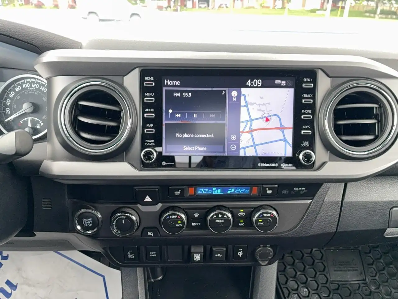 Toyota Tacoma снимка Toyota Tacoma