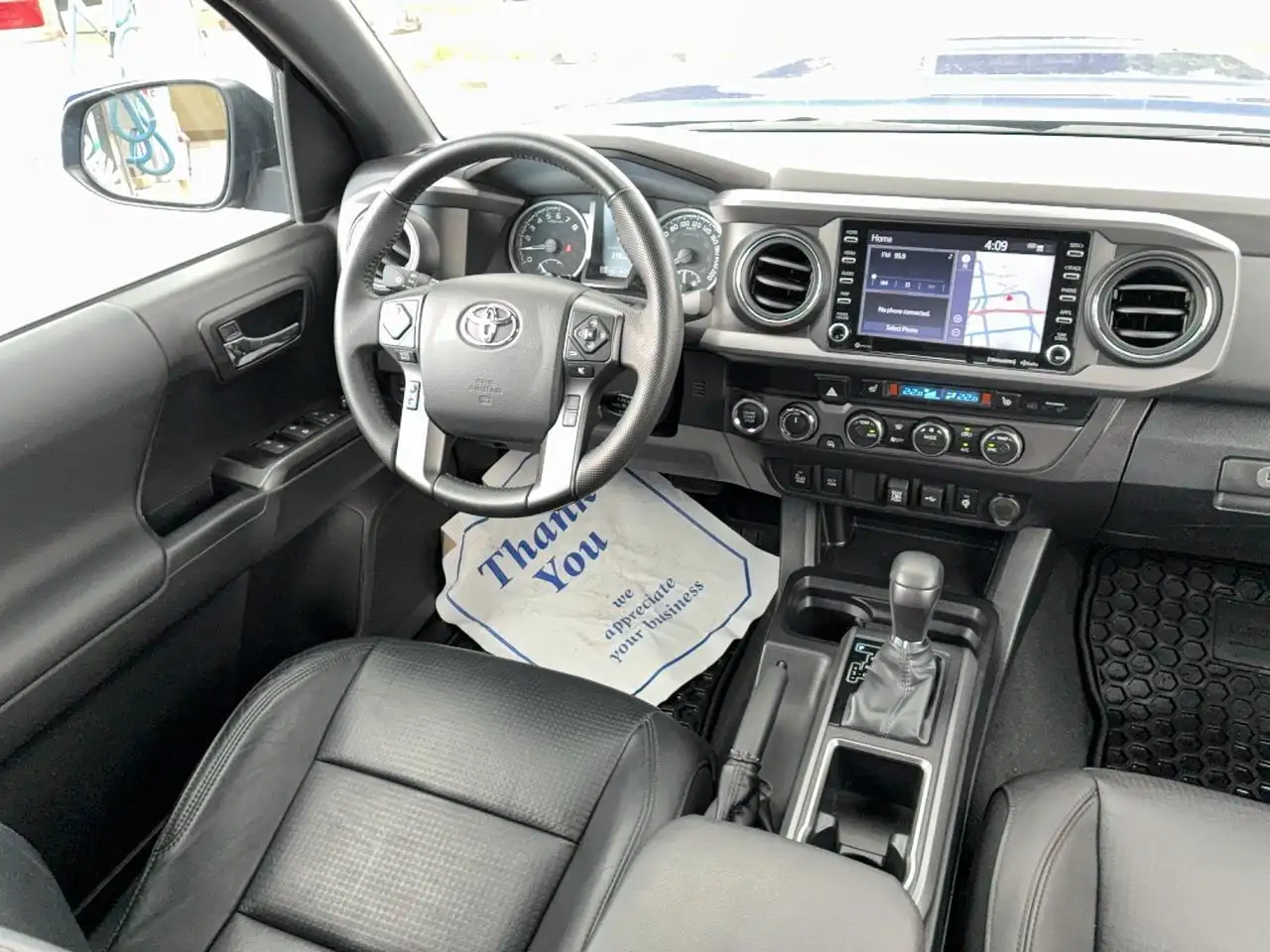 Toyota Tacoma снимка Toyota Tacoma
