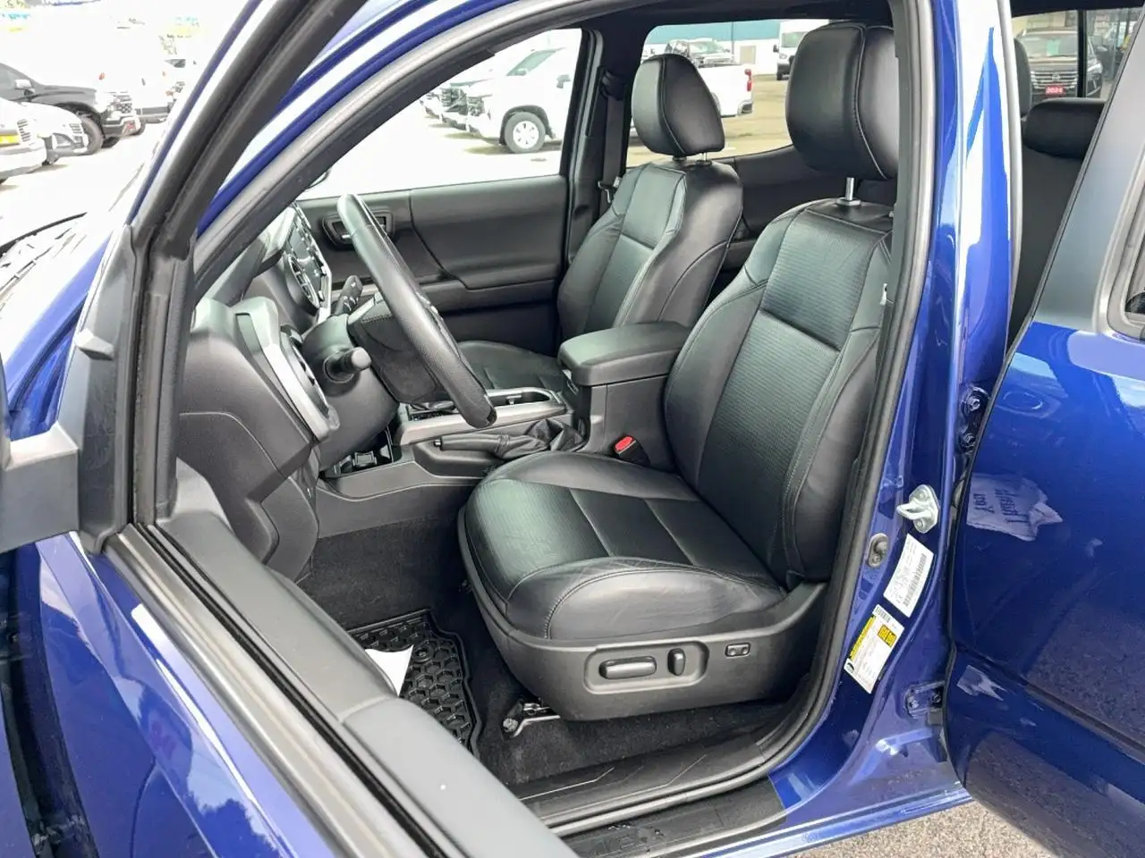Toyota Tacoma снимка Toyota Tacoma