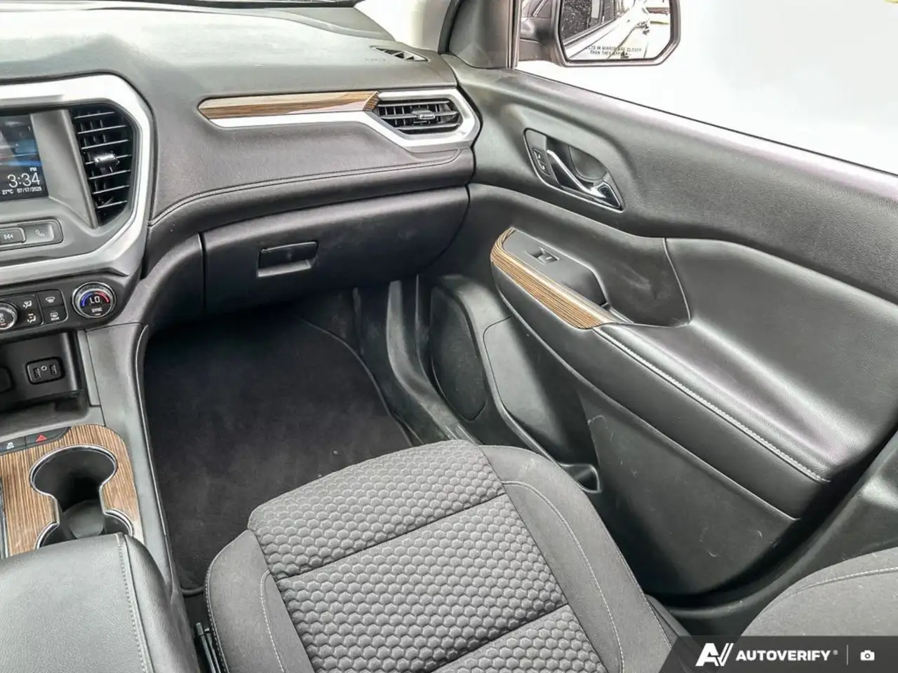 GMC Acadia снимка GMC Acadia