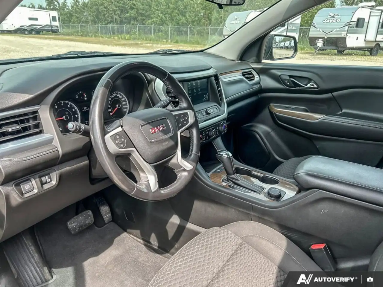 GMC Acadia снимка GMC Acadia