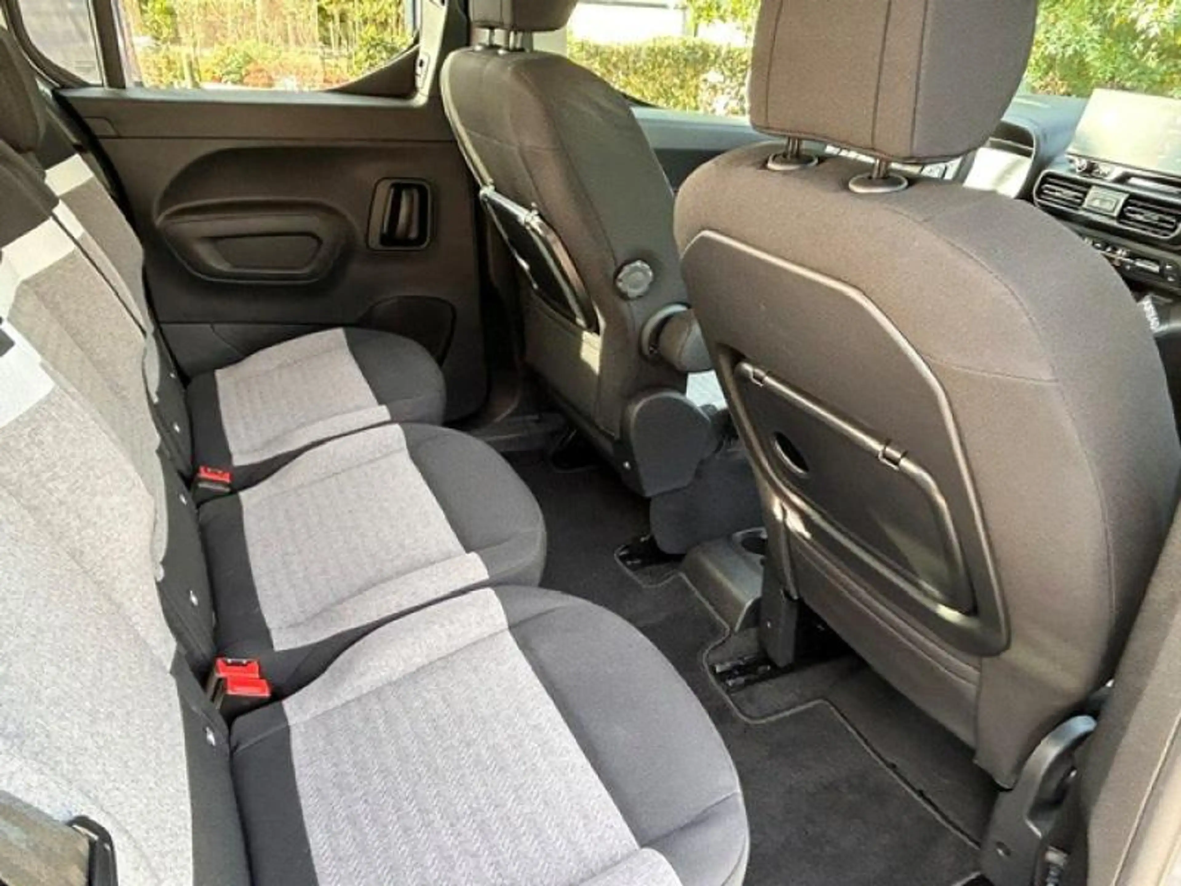 Citroen Berlingo Feel — photo 9