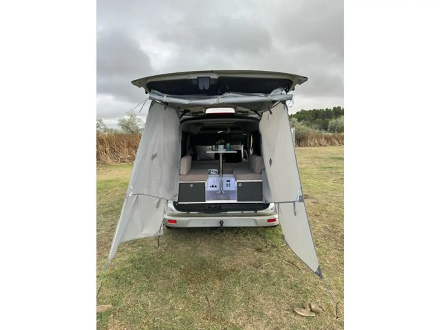 Ford Tourneo Connect Grand 1.6TDCi Trend 115 Plateado - 2