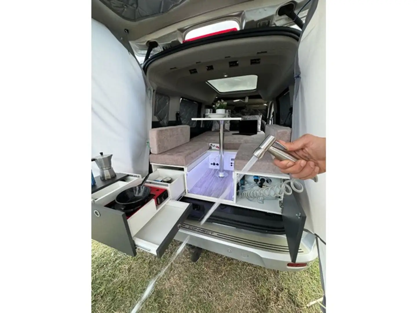 Ford Tourneo Connect Grand 1.6TDCi Trend 115 Plateado - 1