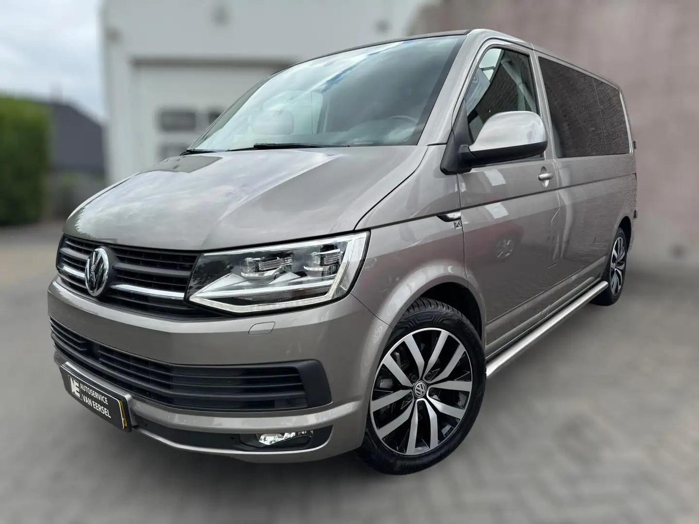 Volkswagen Transporter 2.0 TDI L1H2 Highline 204PK / 70YEARS EDITION / TR - 1