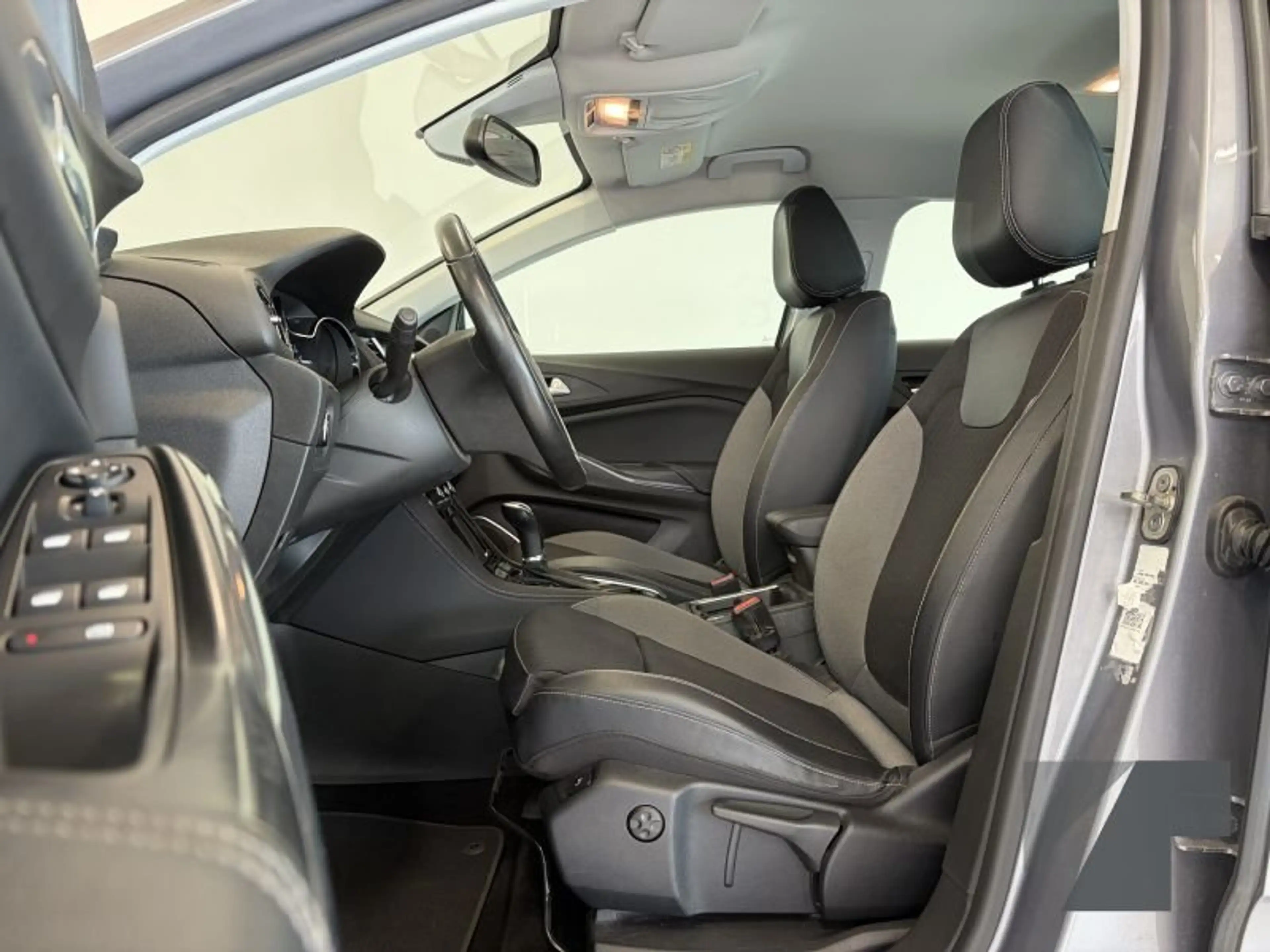 Opel Grandland X Innovation — photo 11