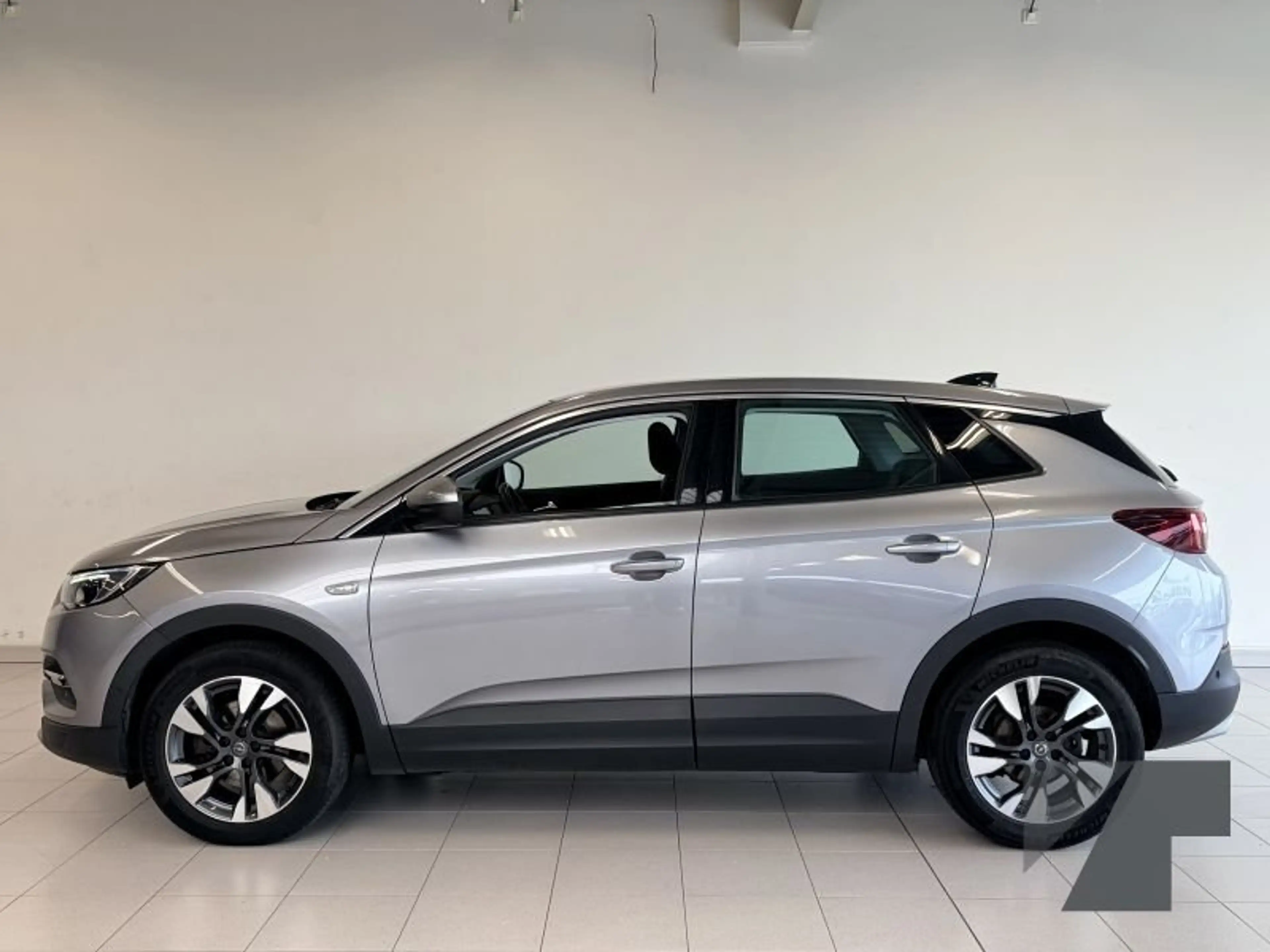 Opel Grandland X Innovation — photo 2