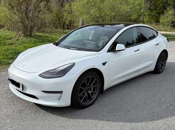 Model 3 Long Range AWD 75kWh + Anhängerkupplung + Winterreifens