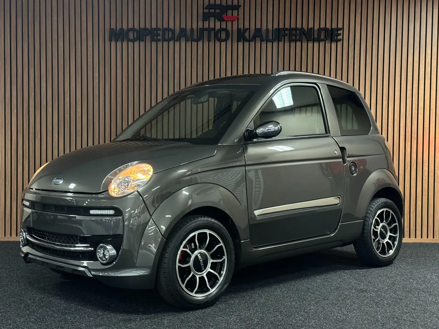 Microcar M.Go Airbag / leiser DCI Motor Hnědá - 1