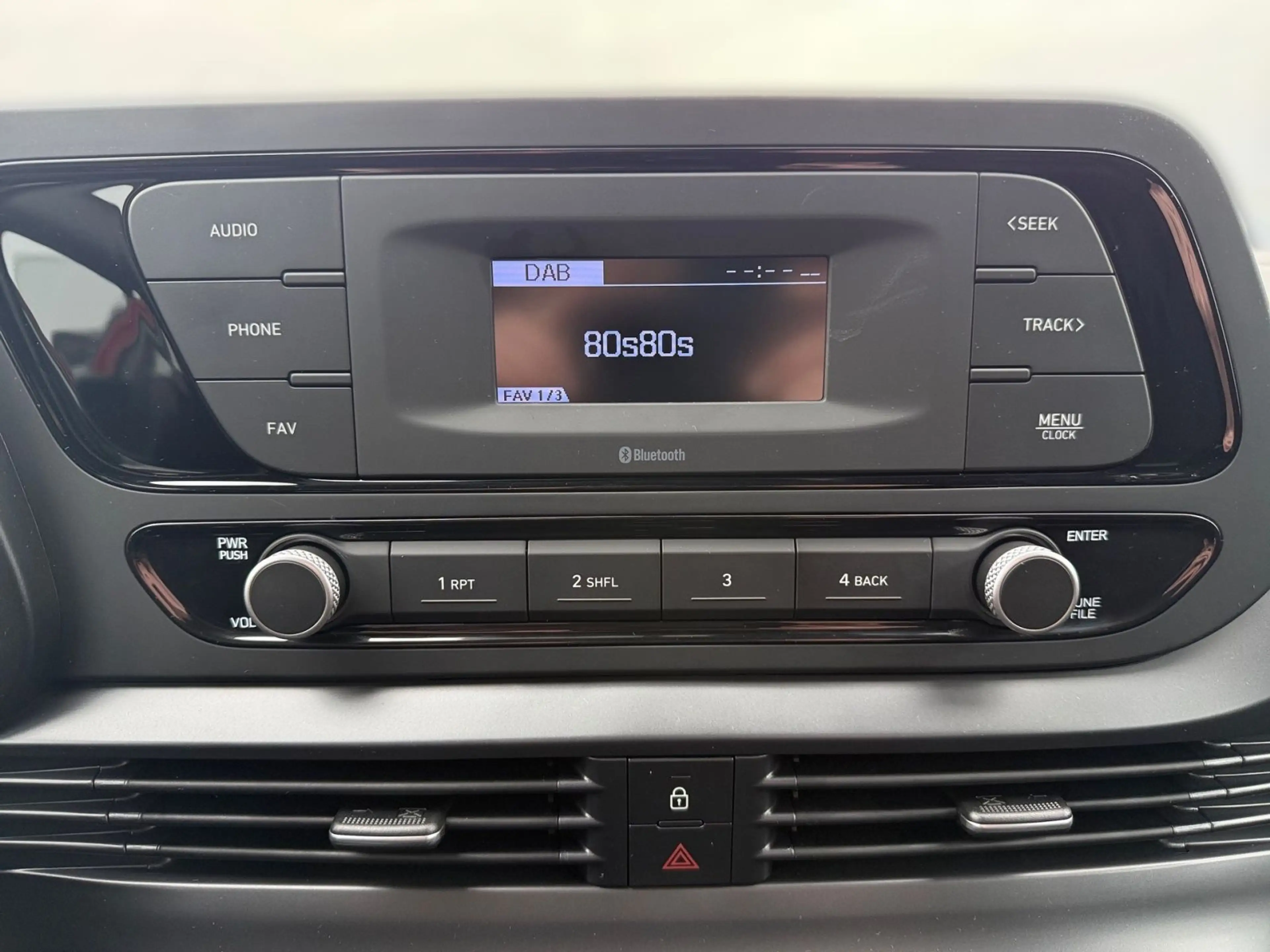 Hyundai BAYON 1.2 Comfort Klima/PDC/Bluetooth/ALU — photo 9
