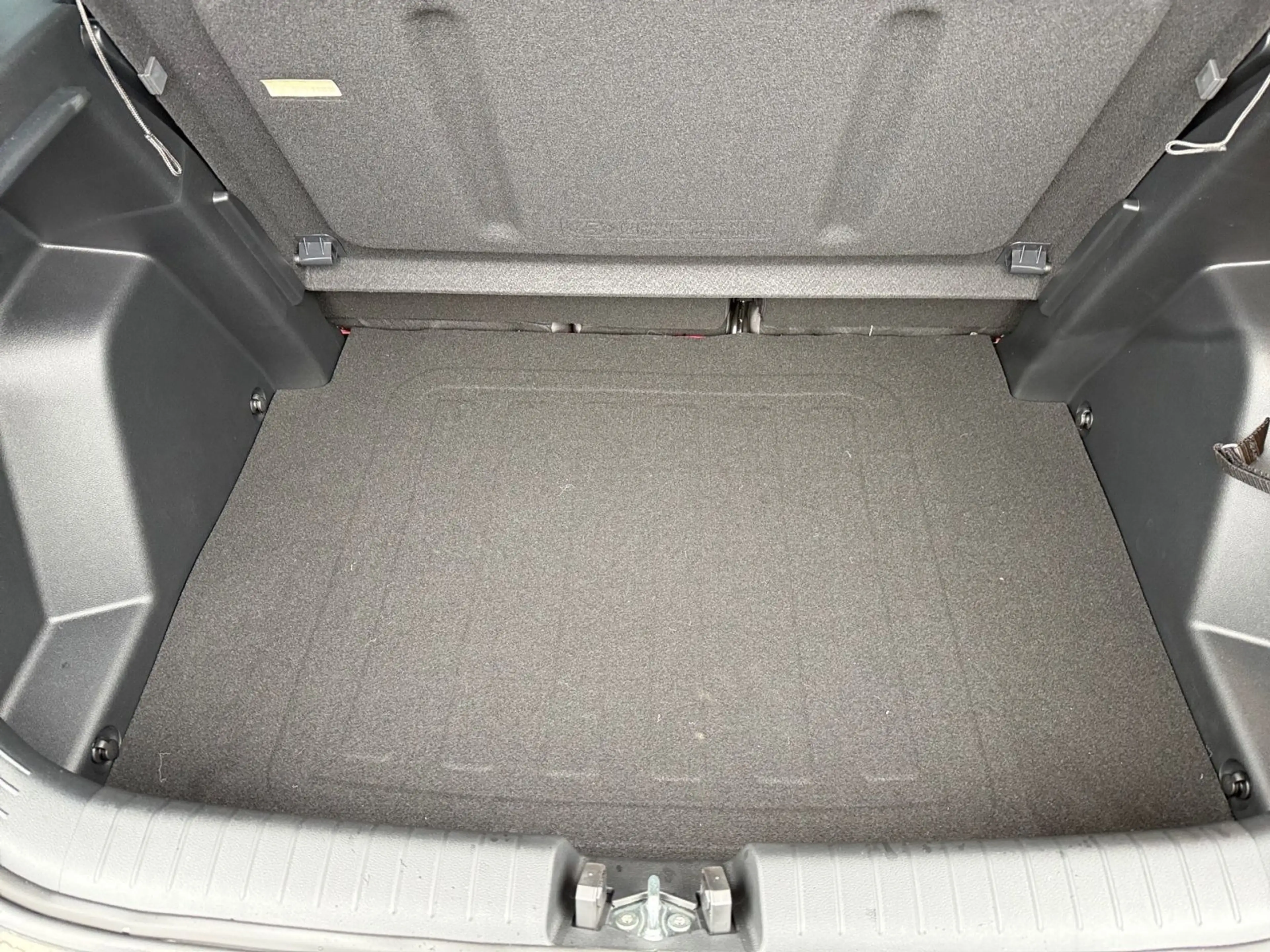 Hyundai BAYON 1.2 Comfort Klima/PDC/Bluetooth/ALU — photo 12