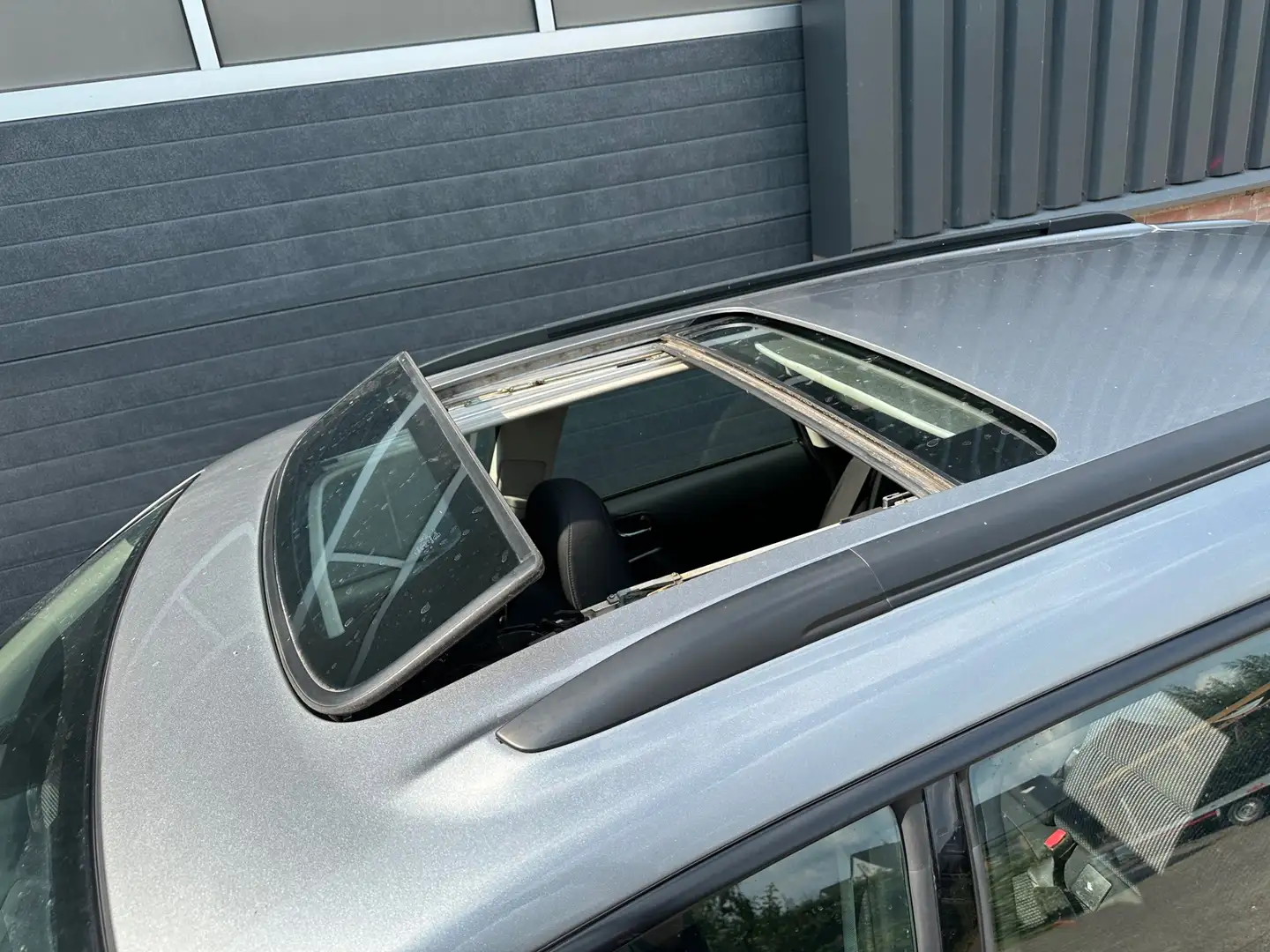 Subaru OUTBACK 2.5i Comfort Schuifdak / All-season /Trekhaak Grijs - 2