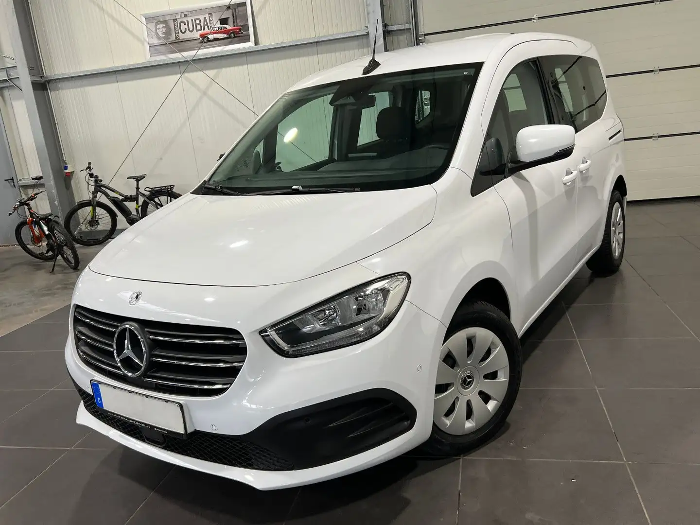 Mercedes-Benz T-Class T 180 Automatik **Navi*Kamera*SHZ*Temp** Белый - 1